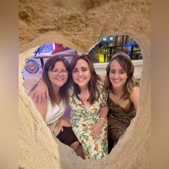 Meet your Posher, Lynn - Picture 10 of 16